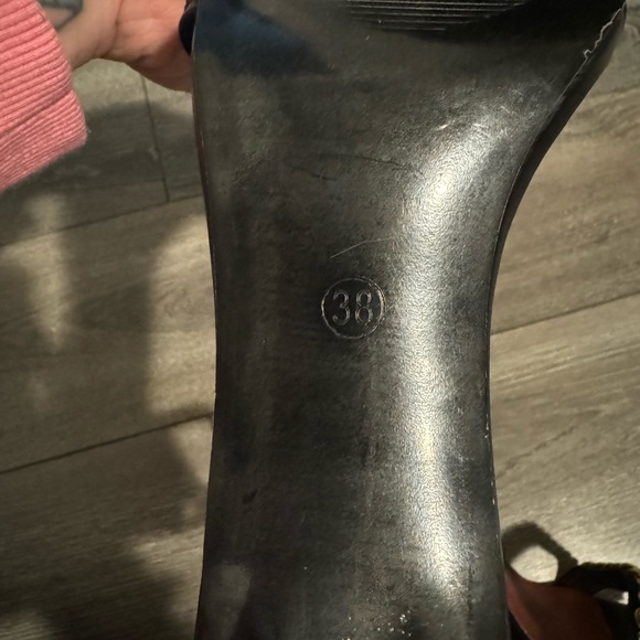 Never worn. SHEIN women heels - Picture 3 of 3